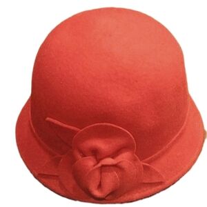 NINE WEST RED WOOL RETRO CLOCHE HAT WITH FLOWER APPLIQUE' One Size.